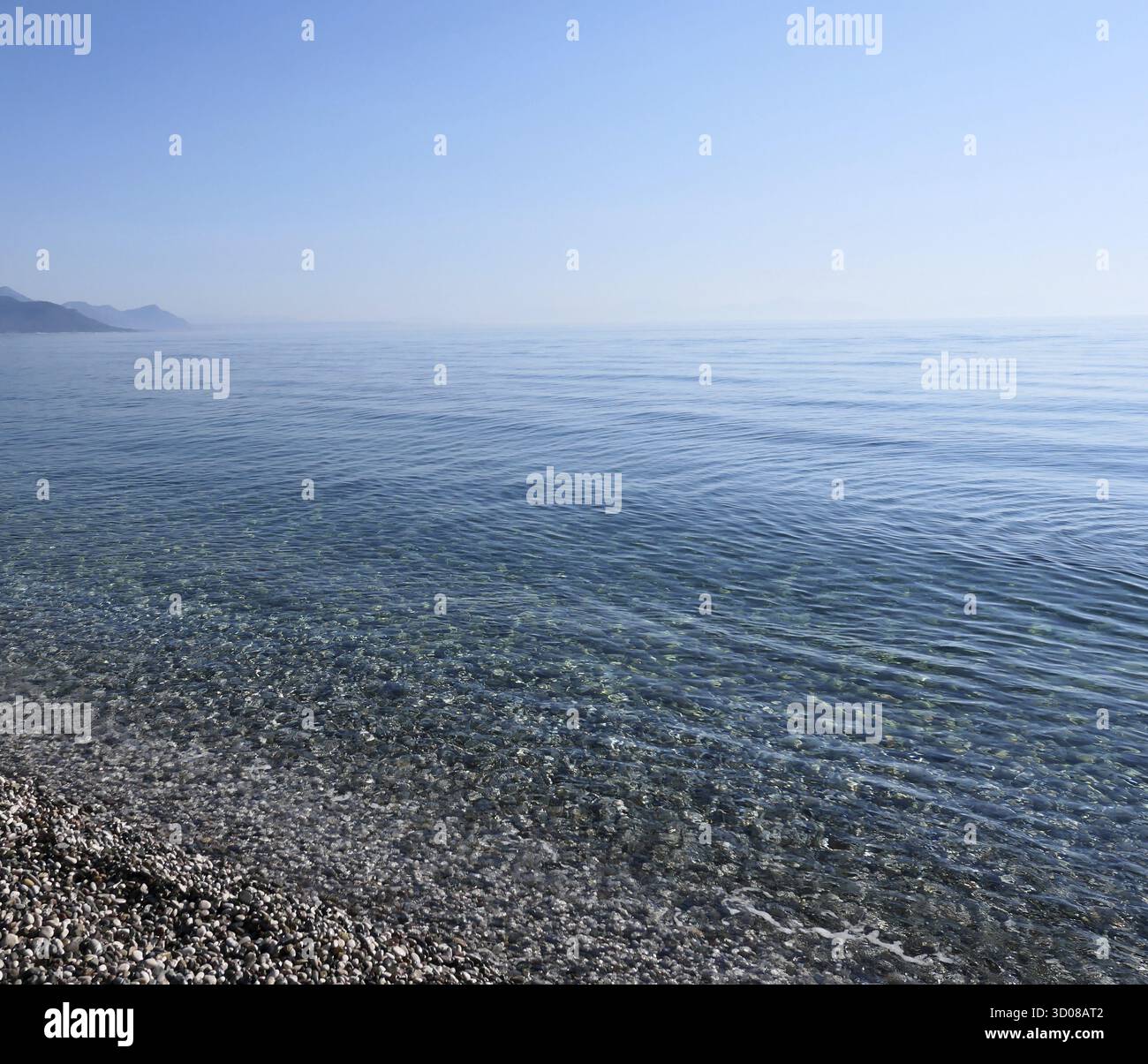 Cielo blu e il bellissimo mare Foto Stock