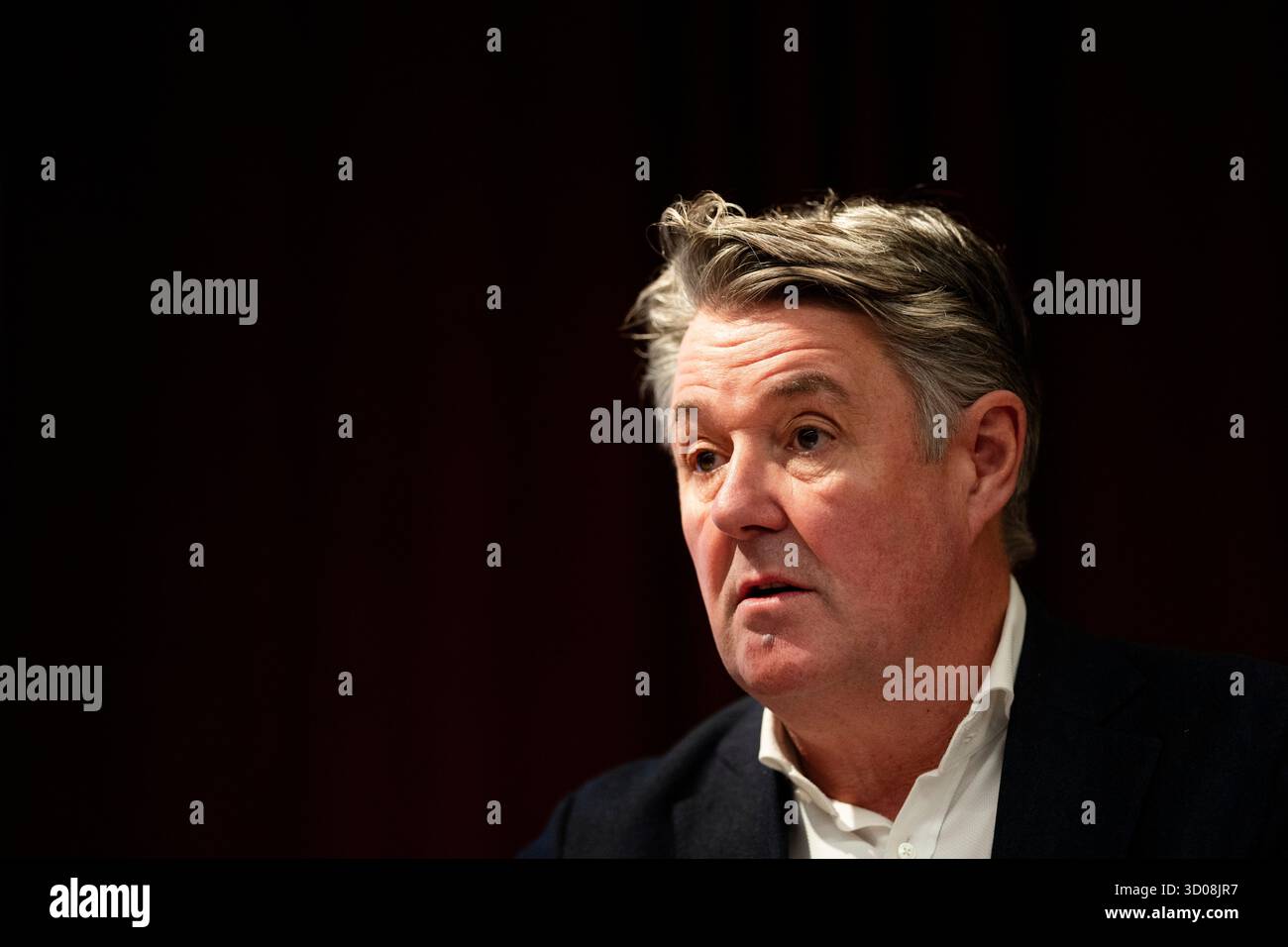 Oslo 20251022. L'amministratore delegato di Norwegian, Geir Karlsen presenta i risultati del terzo trimestre durante una conferenza stampa presso il centro congressi House of Oslo in via Vika. Foto: Fredrik Varfjell / NTB questo testo è tradotto automaticamente Foto Stock