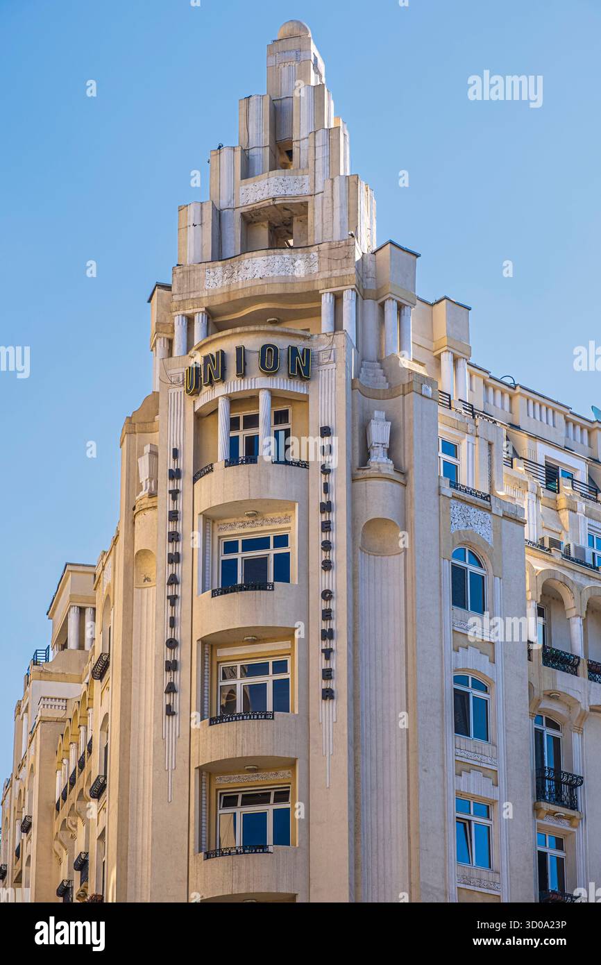 Romania, Bucarest, centro storico, edificio dell'Union International Business Center, ex Union hotel costruito tra il 1932 e il 1934 in uno stile architettonico Art Deco americano Foto Stock
