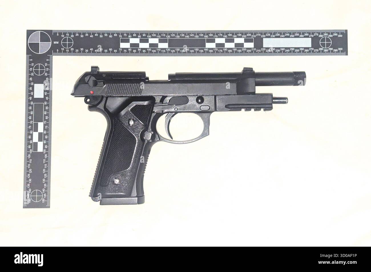 Scena del crimine fuoco braccio prove Foto Stock