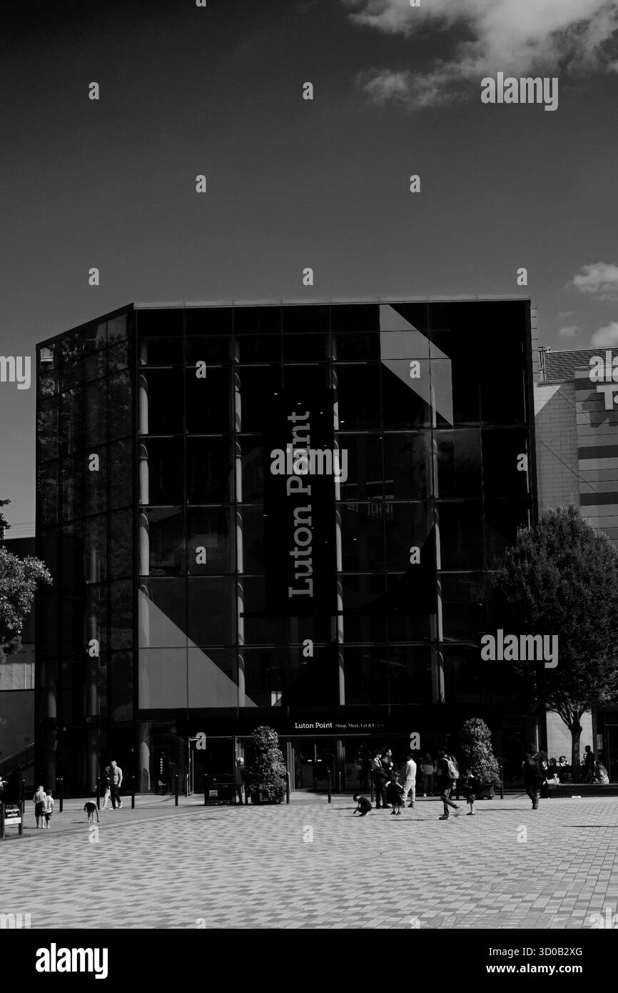 Centro commerciale Luton Point, St Georges Square, Luton Town, Bedfordshire, Inghilterra, REGNO UNITO Foto Stock