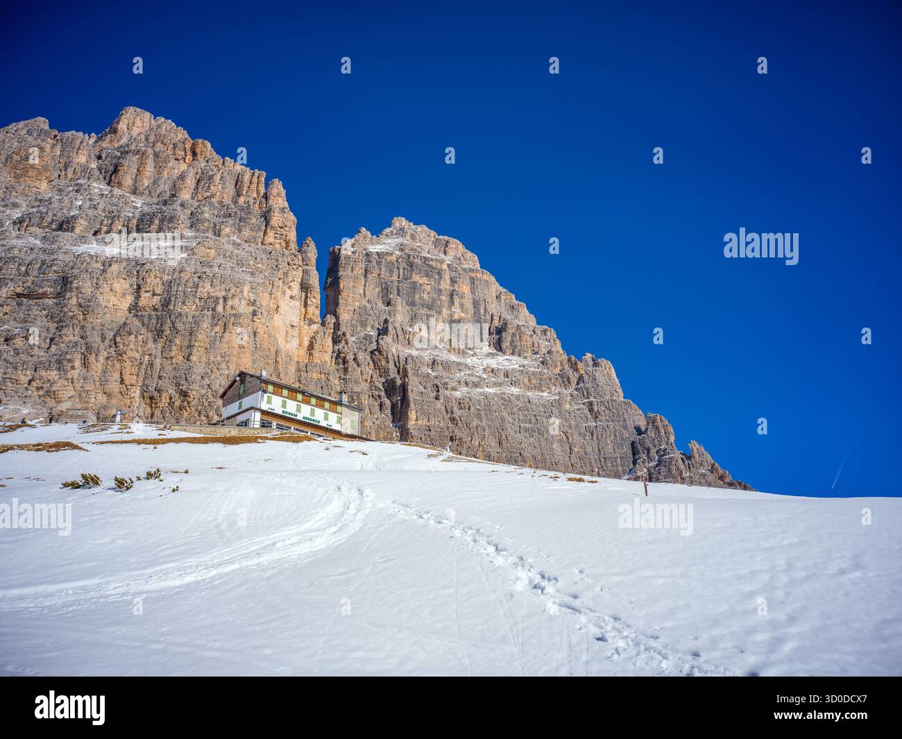 Rifugio Auronzo ai piedi delle tre Cime, tre Cime, Auronzo di Cadore, Belluno, Veneto, Toblach, Bolzano, Trentino, alto Adige, Italia, Sexten sì Foto Stock