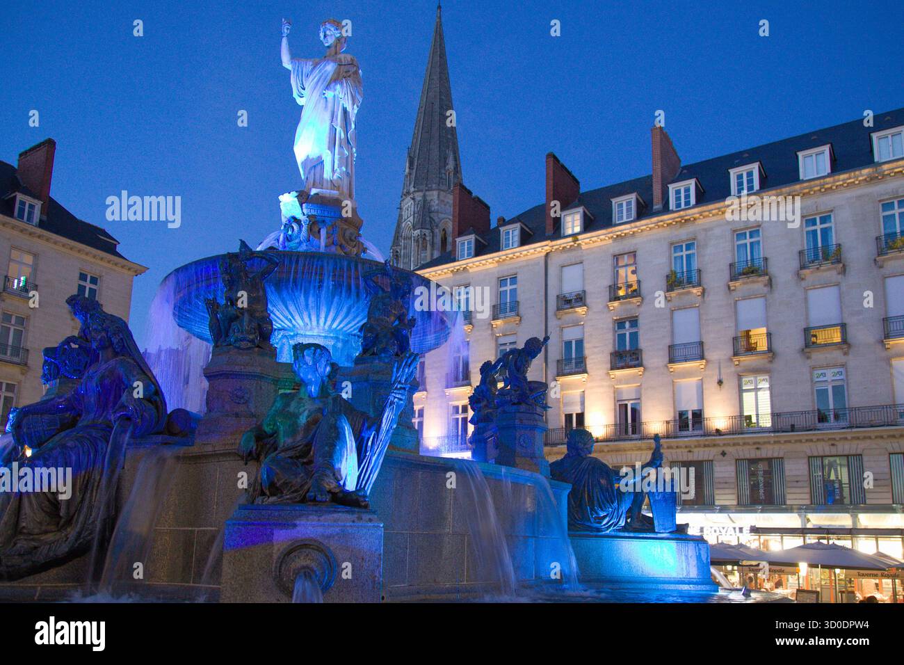 Francia, Bretagne, Nantes, Place Royale, Chiesa di Saint Nicolas, fontana, Foto Stock