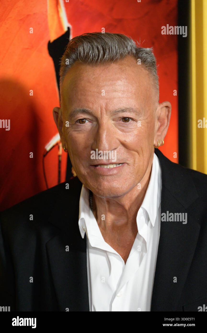 LOS ANGELES, STATI UNITI. 22 ottobre 2025: Bruce Springsteen all'AFI FEST premiere per "Springsteen: Deliver me from Nowhere" al TCL Chinese Theatre. Immagine: Paul Smith/features flash Foto Stock