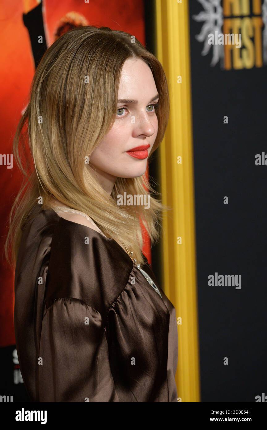 LOS ANGELES, STATI UNITI. 22 ottobre 2025: Odessa Young all'AFI FEST prima di "Springsteen: Deliver me from Nowhere" al TCL Chinese Theatre. Immagine: Paul Smith/features flash Foto Stock