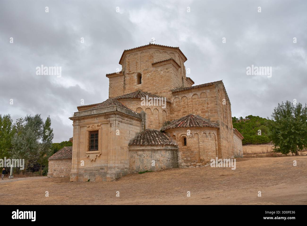 Eremo di nostra Signora dell'Annunciazione, vicino a Ureña, Spagna, un notevole esempio di architettura romanica lombarda. Di origine catalana, fu costruita Foto Stock