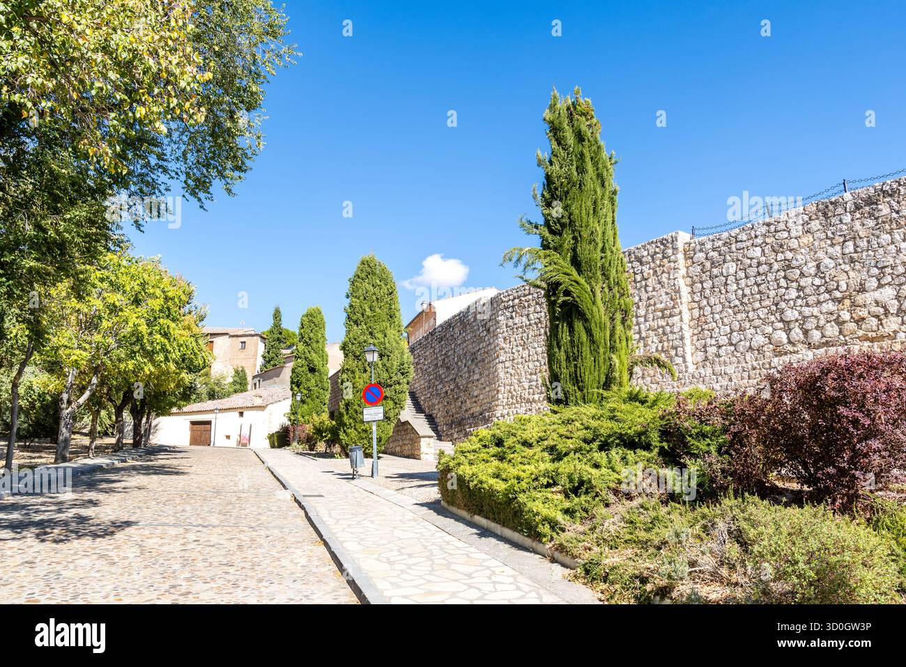Hita, Spagna, - 11 ottobre 2025: Dettagli degli edifici nel centro storico della città di Hita nella provincia di Guadalajara, Spagna Foto Stock