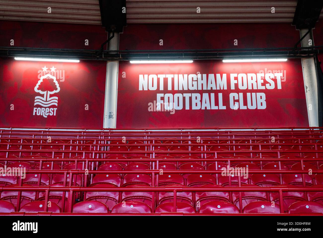 The City Ground, Nottingham, Regno Unito. 23 ottobre 2025. UEFA Europa League Football, Nottingham Forest contro Porto; Una vista all'interno del Bridgford Stand al City Ground credito: Action Plus Sports/Alamy Live News Foto Stock