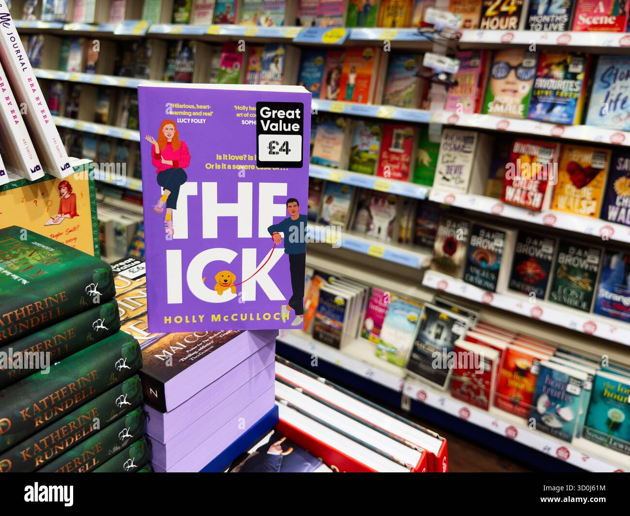 Manchester, Regno Unito - 26 settembre 2025: L'Ick di Holly McCullough è oggi esposto in una vivace libreria in viola. Foto Stock