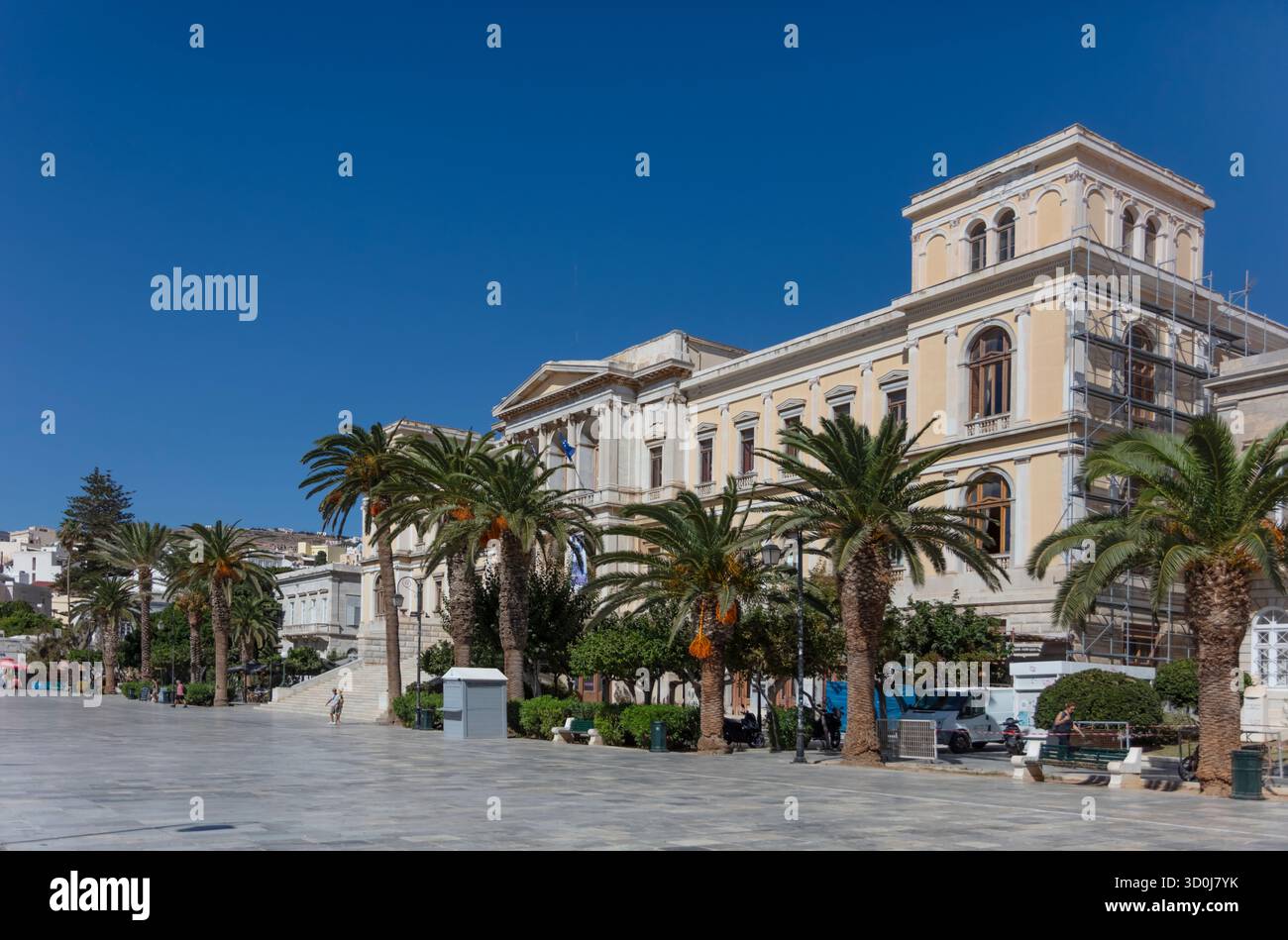 Esterno della Citt Hall neoclassica in Piazza Miaouli a Ermoupoli - Isola di Syros, Isole Cicladi, Grecia Foto Stock