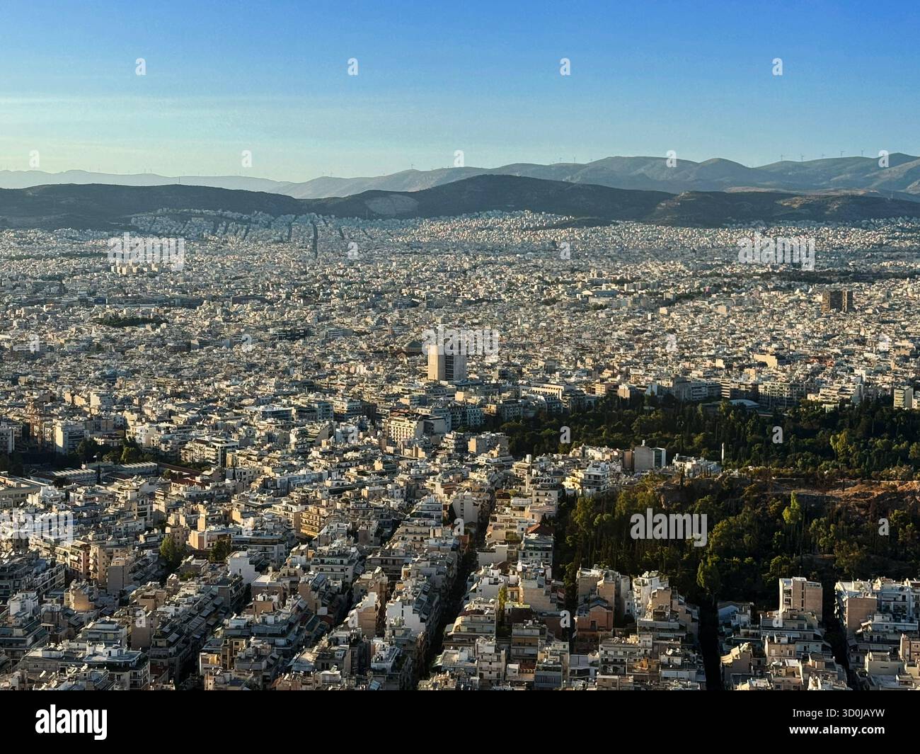 Panoramica della città dal colle di Licabetto , una popolare attrazione turistica - Atene, Grecia Foto Stock