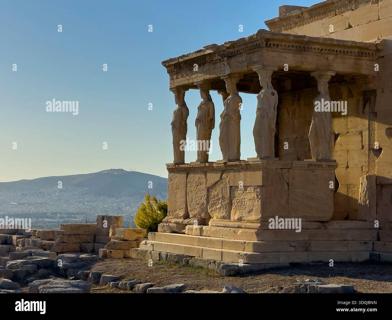 Il Portico delle Vergini all'Eretteo o Tempio di Atena Polias all'Acropoli di Atene - Atene, Grecia Foto Stock