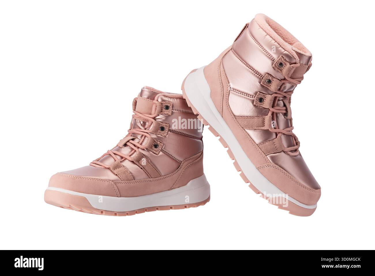 Stivali invernali rosa metallizzati per bambini con fodera in pelliccia e spessa stivaletto di moda con suola bianca per attività all'aperto, scarpe da donna isolate su sfondo bianco Foto Stock