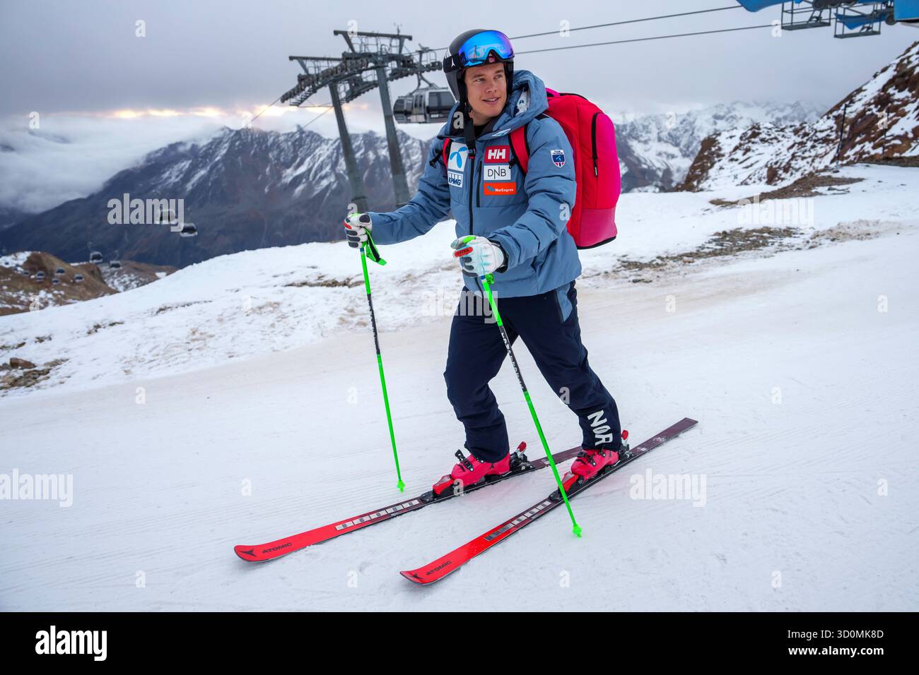 Sölden, Austria 20251023. L'alpinista Fredrik Møller e la squadra nazionale norvegese di sci alpino si allenano a Tiefenbachgletscher prima dell'apertura della Coppa del mondo di alpinismo a Sölden, Austria, il prossimo fine settimana foto: Cornelius Poppe / NTB questo testo è tradotto automaticamente Foto Stock