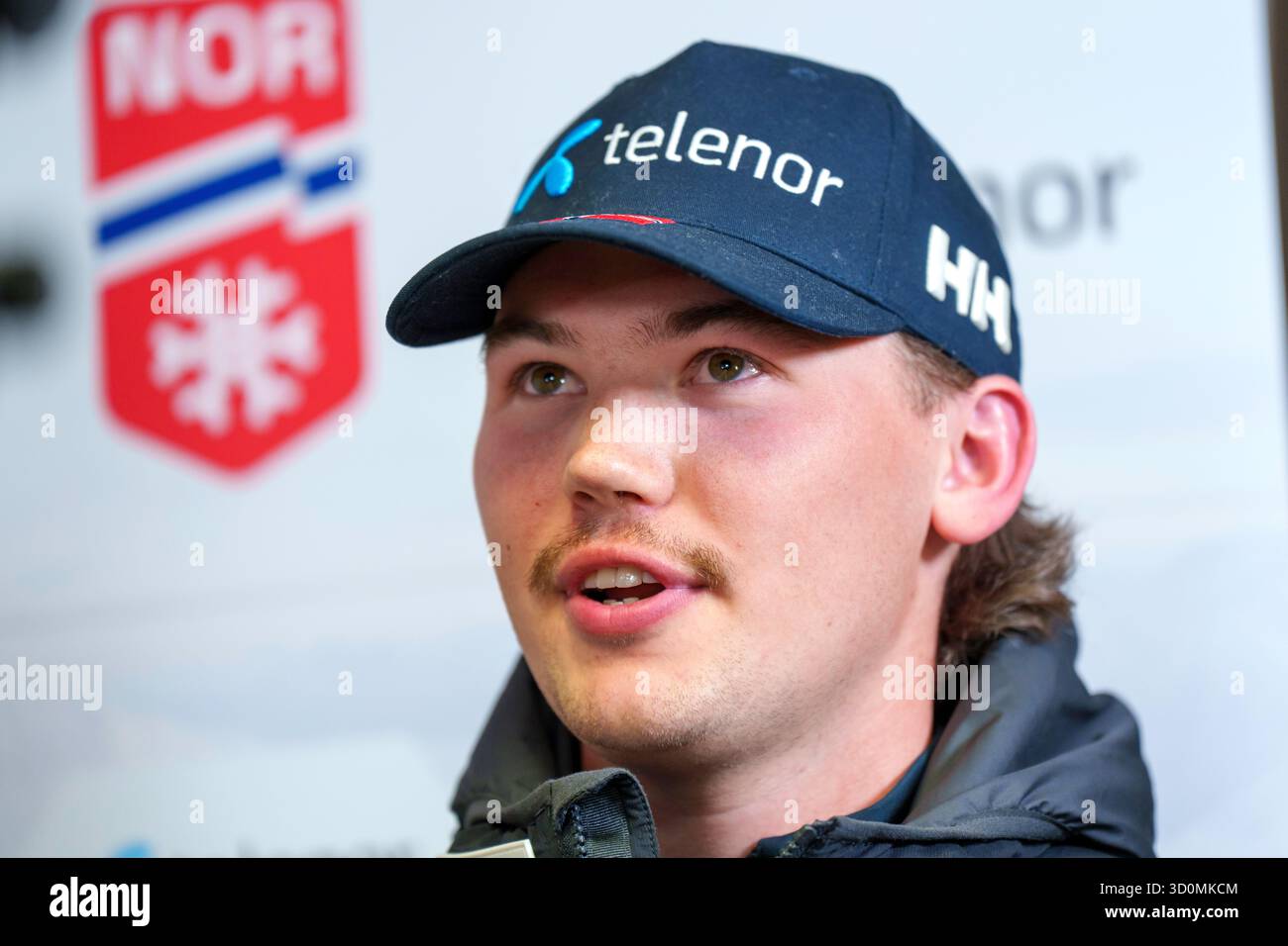 Sölden, Austria 20251023. Tobias Røvde, nuovo allenatore di Henrik Kristoffersen, durante una conferenza stampa con la nazionale norvegese di sci alpino in occasione dell'apertura della Coppa del mondo di alpinismo a Sölden, Austria, il prossimo fine settimana foto: Cornelius Poppe / NTB questo testo è tradotto automaticamente Foto Stock