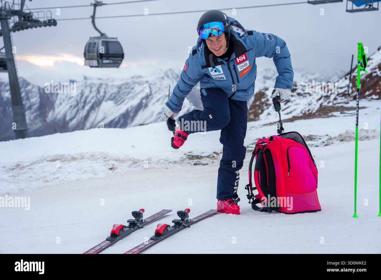 Sölden, Austria 20251023. L'alpinista Fredrik Møller e la squadra nazionale norvegese di sci alpino si allenano a Tiefenbachgletscher prima dell'apertura della Coppa del mondo di alpinismo a Sölden, Austria, il prossimo fine settimana foto: Cornelius Poppe / NTB questo testo è tradotto automaticamente Foto Stock