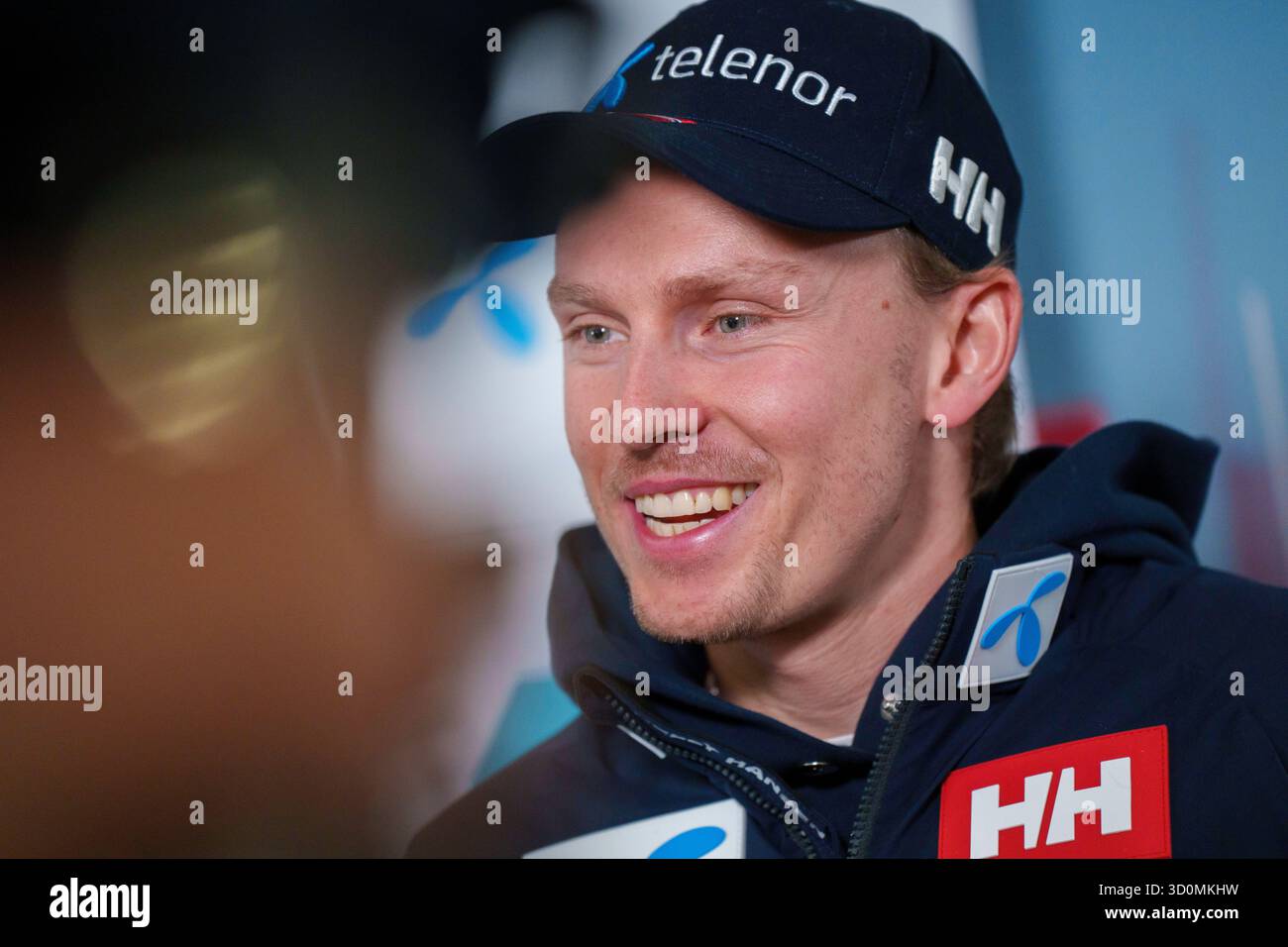 Sölden, Austria 20251023. Henrik Kristoffersen durante una conferenza stampa con la nazionale norvegese di sci alpino in occasione dell'apertura della Coppa del mondo di alpinismo a Sölden, Austria, il prossimo fine settimana foto: Cornelius Poppe / NTB questo testo è tradotto automaticamente Foto Stock