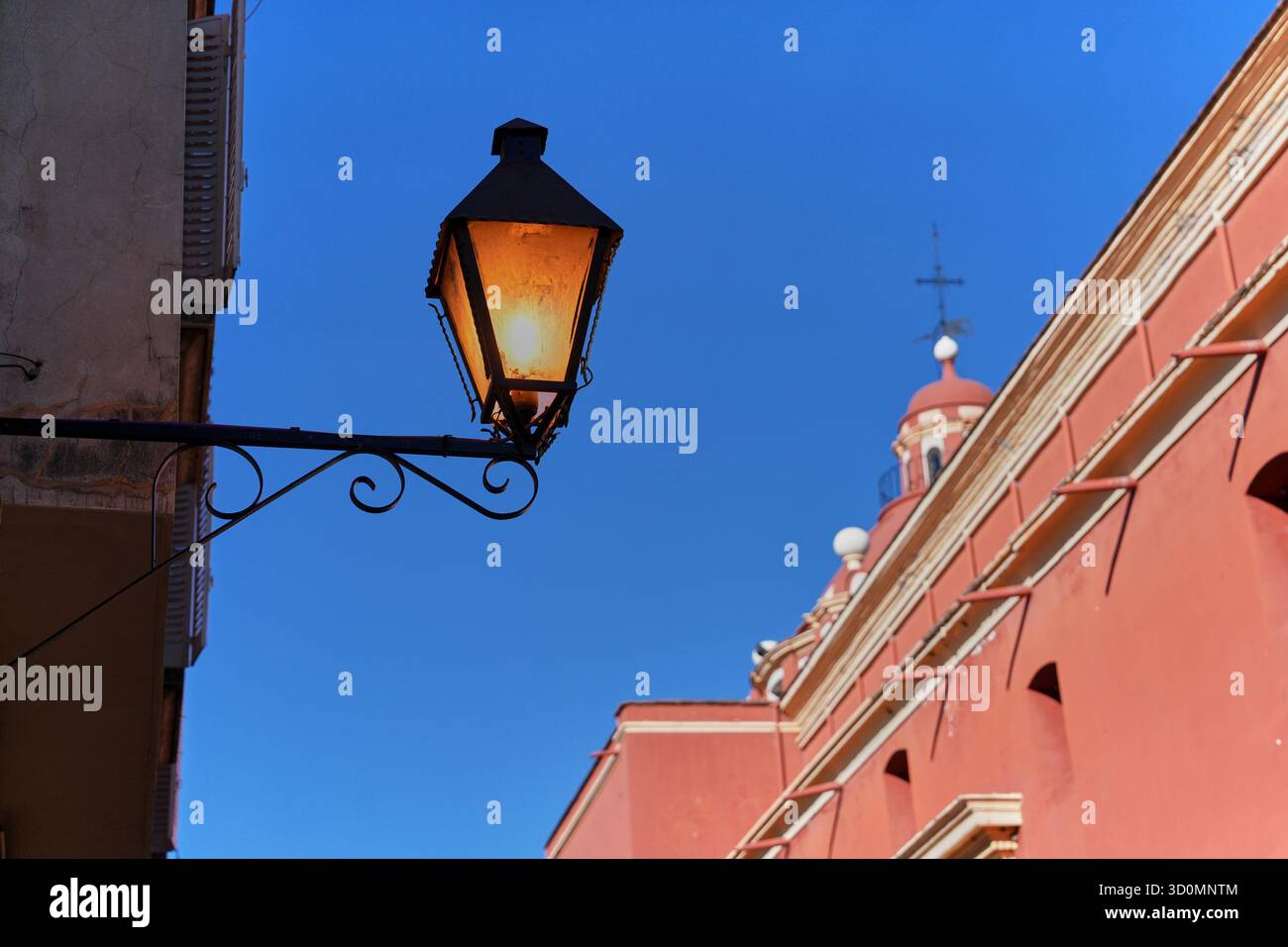 Lampione nella città di Salta - Puna Argentina. Foto Stock