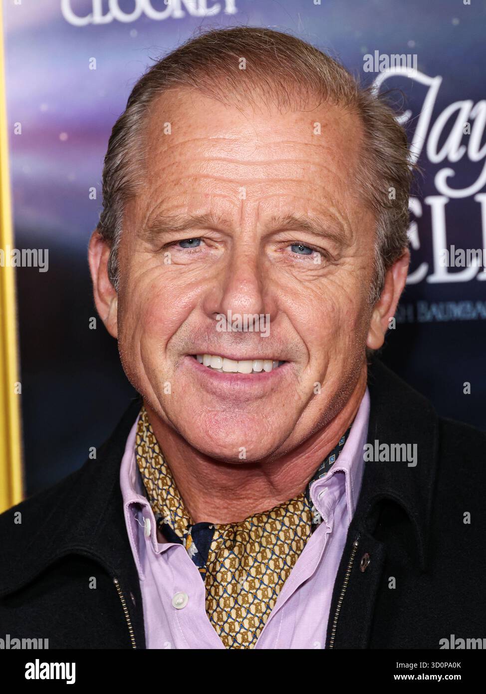 HOLLYWOOD, LOS ANGELES, CALIFORNIA, USA - 23 OTTOBRE: L'attore britannico e americano Maxwell Caulfield arriva al 2025 AFI (American Film Institute) Fest presentato da Canva - Premiere di "Jay Kelly" di Netflix tenutosi al TCL Chinese Theatre IMAX il 23 ottobre 2025 a Hollywood, Los Angeles, California, Stati Uniti. (Foto di Xavier Collin/Image Press Agency) Foto Stock