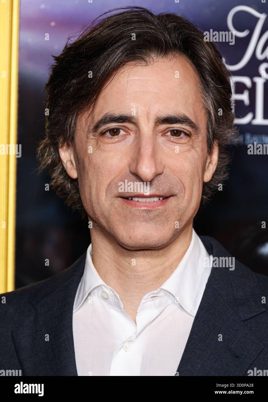 HOLLYWOOD, LOS ANGELES, CALIFORNIA, USA - 23 OTTOBRE: Il regista americano Noah Baumbach arriva al 2025 AFI (American Film Institute) Fest presentato da Canva - Premiere di "Jay Kelly" di Netflix tenutosi al TCL Chinese Theatre IMAX il 23 ottobre 2025 a Hollywood, Los Angeles, California, Stati Uniti. (Foto di Xavier Collin/Image Press Agency) Foto Stock