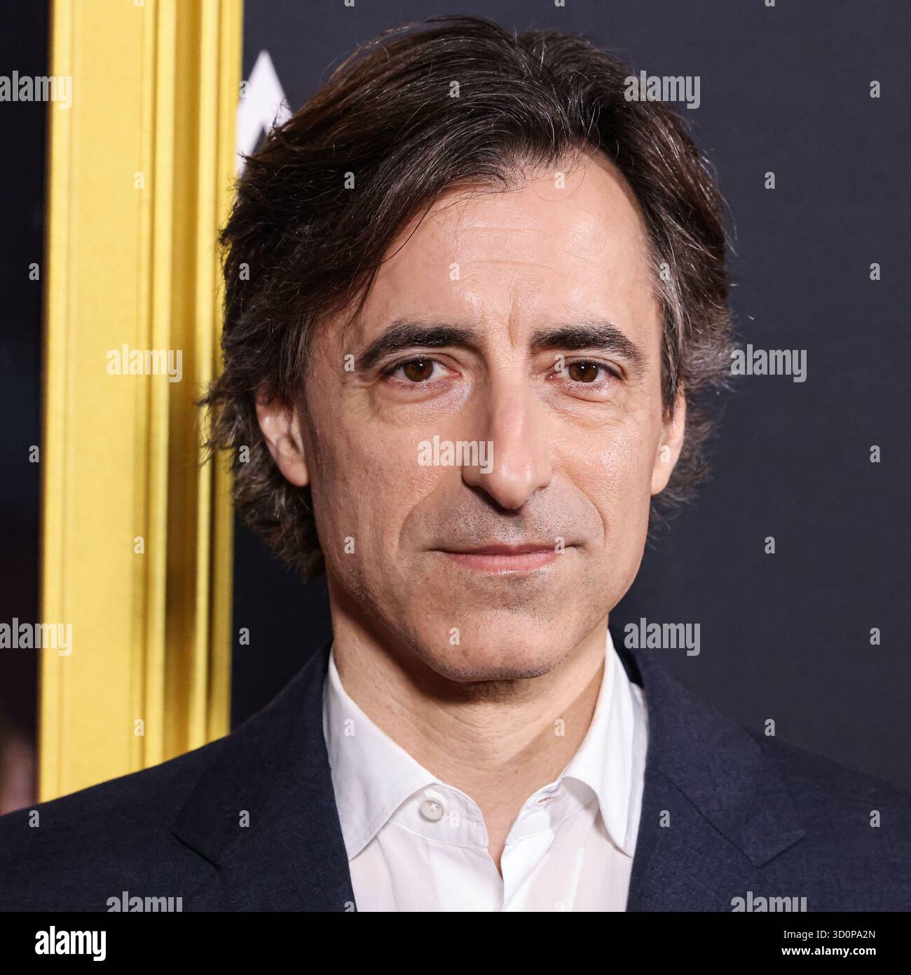 HOLLYWOOD, LOS ANGELES, CALIFORNIA, USA - 23 OTTOBRE: Il regista americano Noah Baumbach arriva al 2025 AFI (American Film Institute) Fest presentato da Canva - Premiere di "Jay Kelly" di Netflix tenutosi al TCL Chinese Theatre IMAX il 23 ottobre 2025 a Hollywood, Los Angeles, California, Stati Uniti. (Foto di Xavier Collin/Image Press Agency) Foto Stock