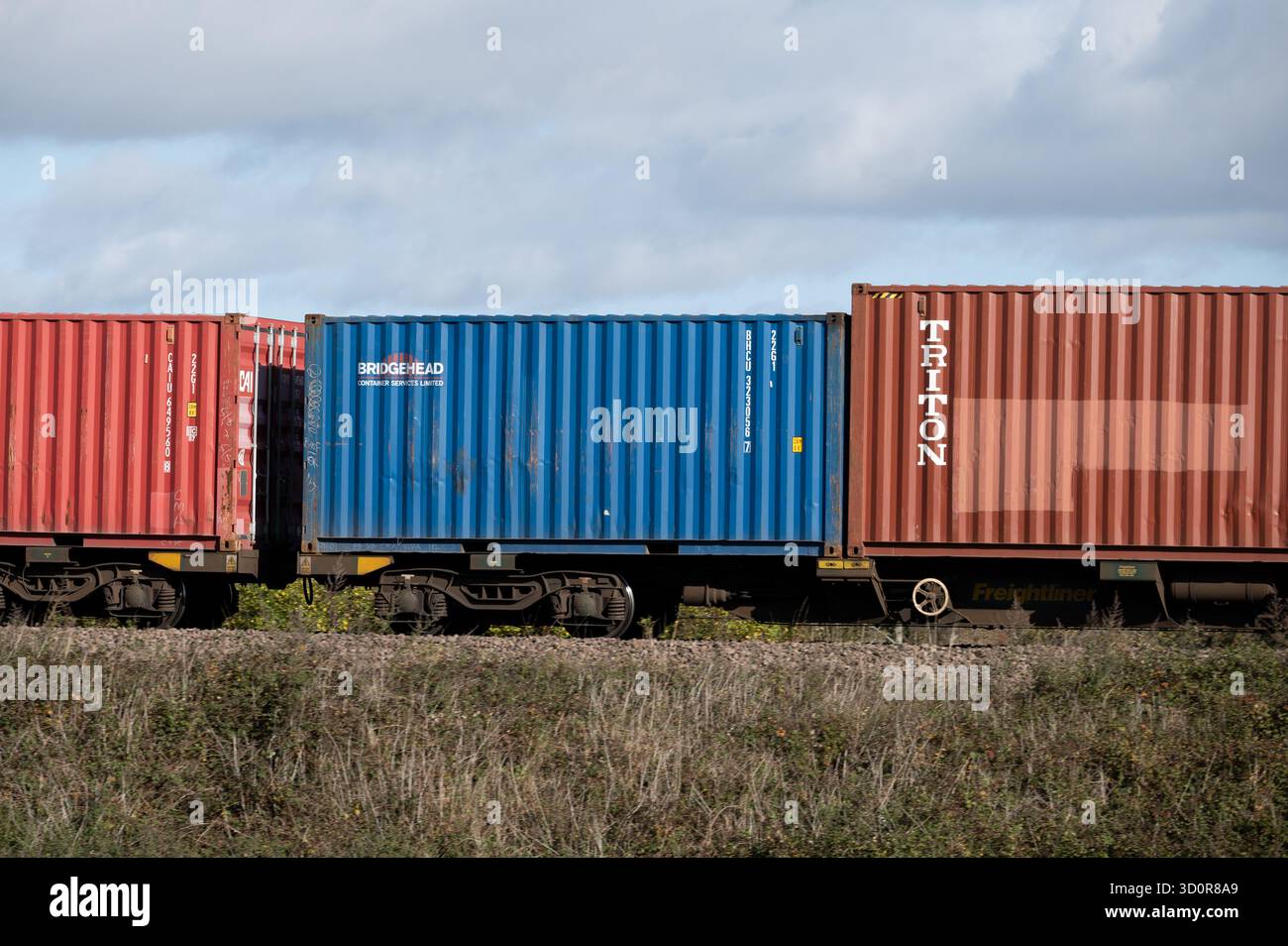 Bridgehead Container Services spedizione container su un treno freightliner, Warwickshire, Regno Unito Foto Stock