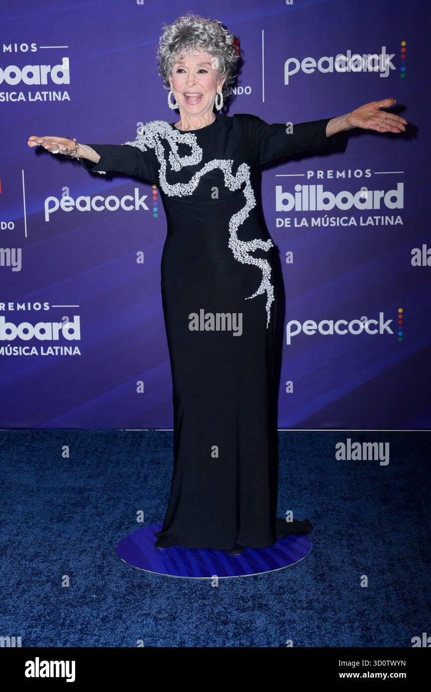 Miami, Stati Uniti. 23 ottobre 2025. Rita Moreno arriva sul Red carpet ai Latin Billboard Music Awards 2025 al James L. Knight Center, giovedì 23 ottobre 2025 a Miami, Florida. Foto di Gary i Rothstein/UPI credito: UPI/Alamy Live News Foto Stock