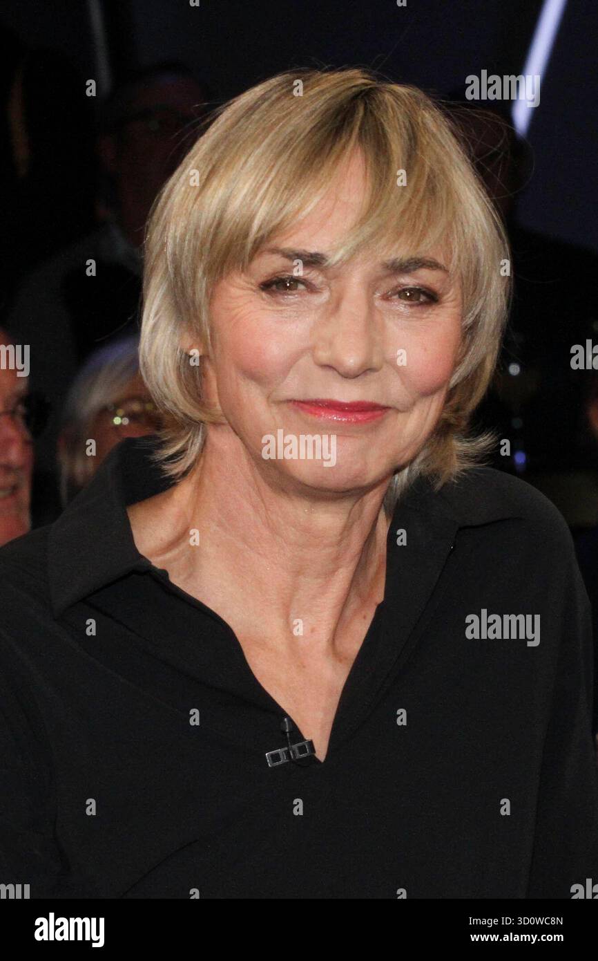 abb/NDRTalkshow- Heike Drechsler ex DDR Leichtatletin zu Gast in der NDR Talkshow , aus dem NDR 3 Studio AM 24.10.2025 ad Amburgo Germania *** abb NDRTalkshow Heike Drechsler ex atleta di pista e di campo della GDR come ospite del talk show NDR , dallo studio NDR 3 il 24 10 2025 ad Amburgo Germania Foto Stock
