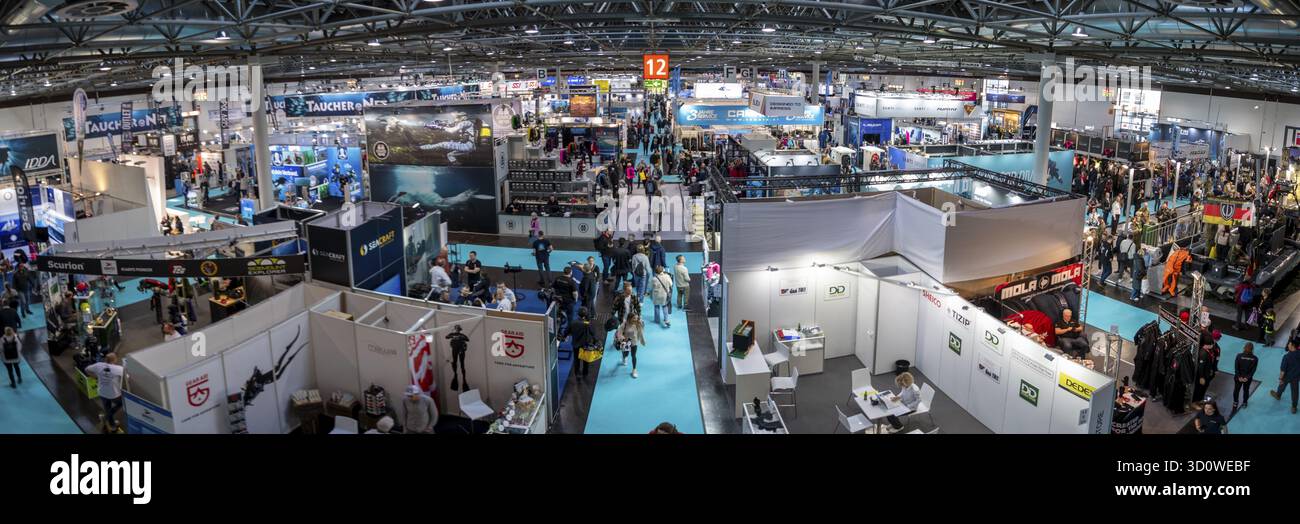 Panoramica della sala espositiva 12 da Messe Boot, Duesseldorf, Renania settentrionale-Vestfalia, Germania Foto Stock