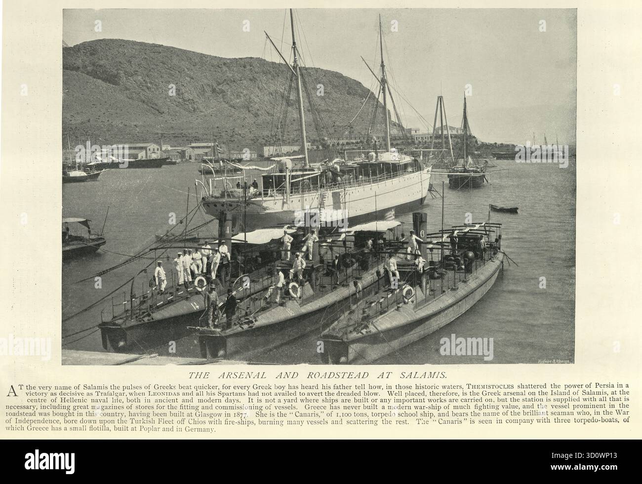 Fotografia d'epoca, base navale e arsenale della Marina greca a Salamina, Torpedo boats, storia militare, vittoriano del XIX secolo del 1890 Foto Stock