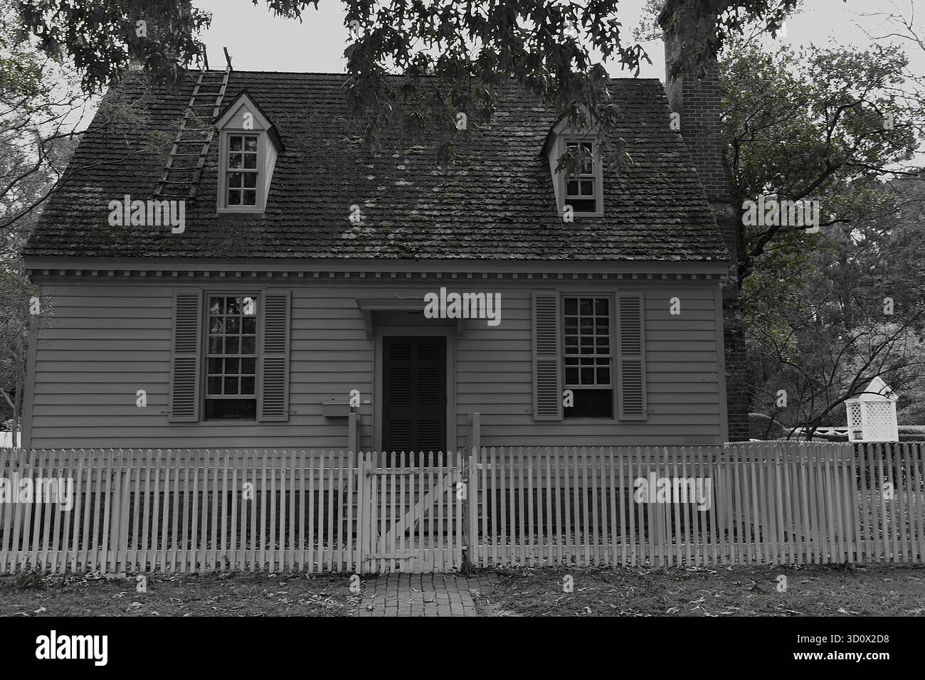 Case coloniali, giardini e annessi a Colonial Williamsburg, Virginia. Foto Stock