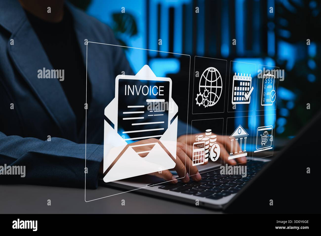 Imprenditore che utilizza un sistema di fatturazione digitale su notebook che rappresenta fatturazione online, tecnologia finanziaria, fattura elettronica, gestione, pagamento automatizzato, acc Foto Stock