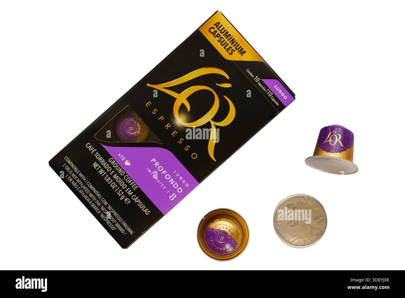 Scatola di cialde di caffè l'Or espresso lungo lungo profondo in alluminio con 3 capsule rimosse isolate su fondo bianco - caffè macinato Foto Stock