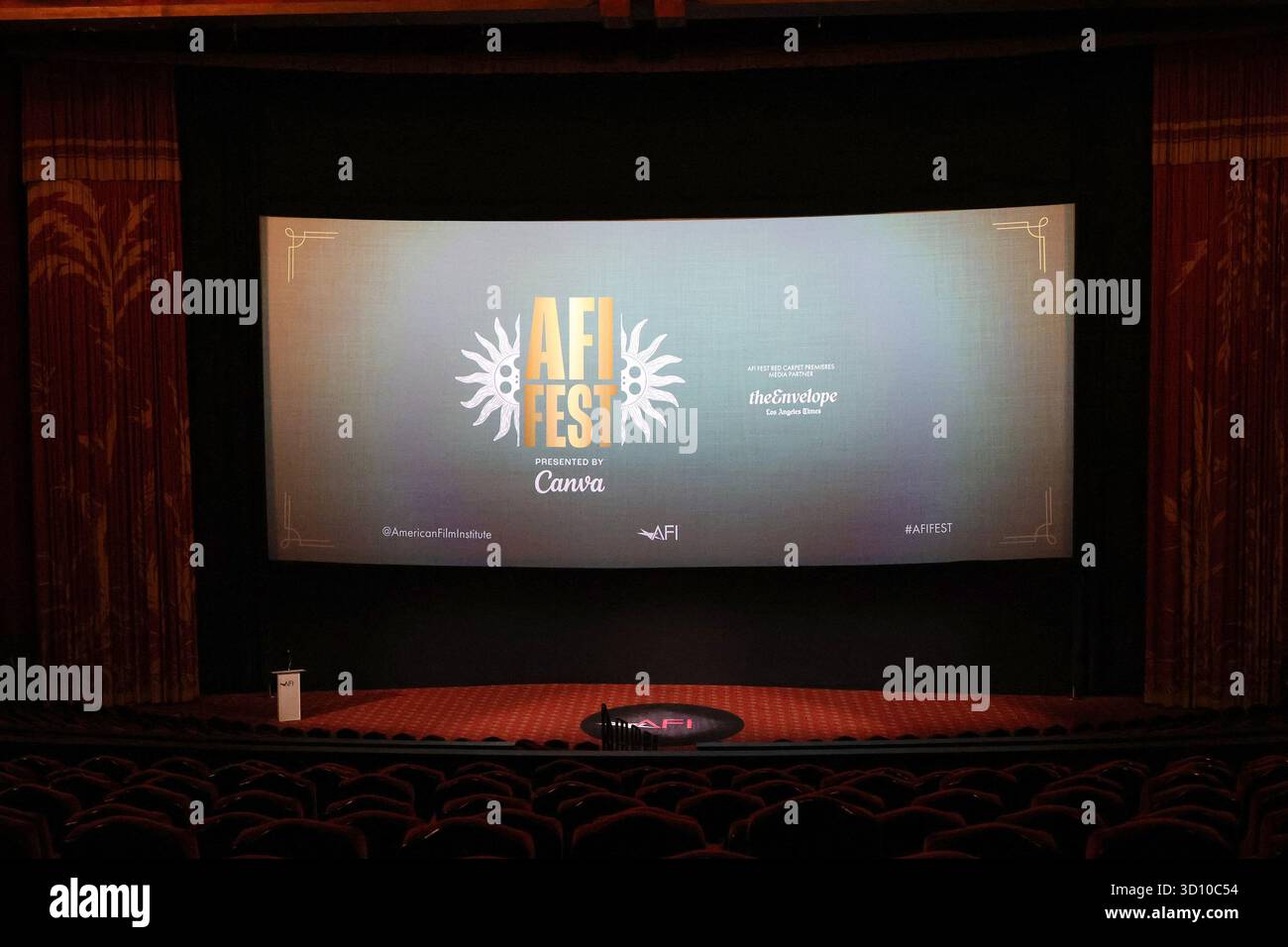 24 ottobre 2025, Los Angeles, California, USA: Atmosfera generale all'AFI FEST 2025 di Norimberga prima al TCL Chinese Theatre IMAX (Credit Image: © Nina Prommer/ZUMA Press Wire) SOLO PER USO EDITORIALE! Non per USO commerciale! Foto Stock
