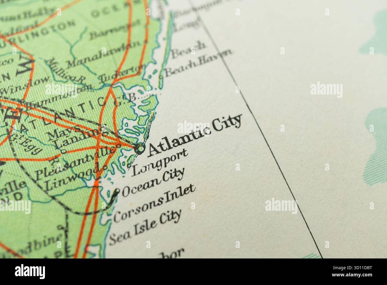 Primo piano di una mappa d'epoca incentrata su Atlantic City, con nomi geografici correlati come Ocean, Longport, Sea Isle City, Corsons Inlet e Lake mille Foto Stock