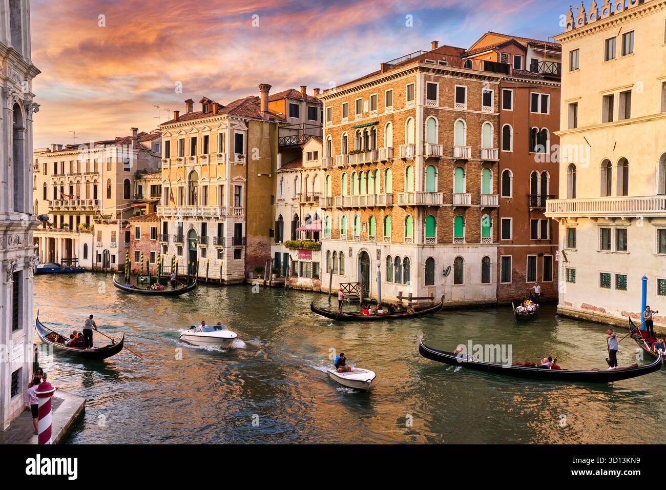Vista dal Ponte di Rialto, Canal grande, Venezia, Venezia, Veneto, Italia, Europa Foto Stock