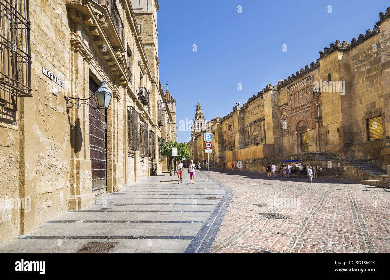 Spagna, Cordova - 19 giugno 2018: Muro esterno Moschea Cattedrale di Cordova - famoso monumento in Andalusia Foto Stock