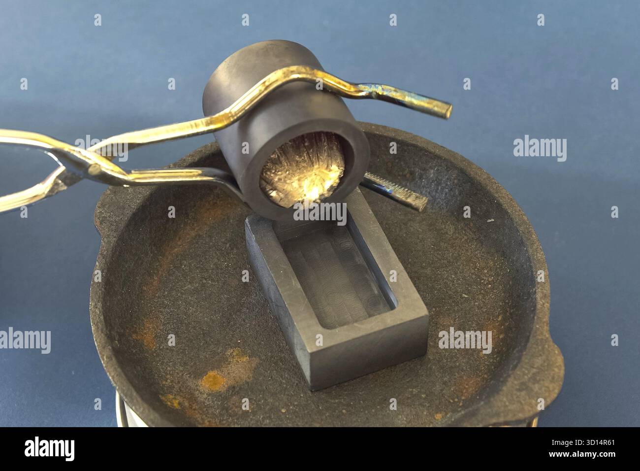 Infusione di alluminio fuso nello stampo Foto Stock