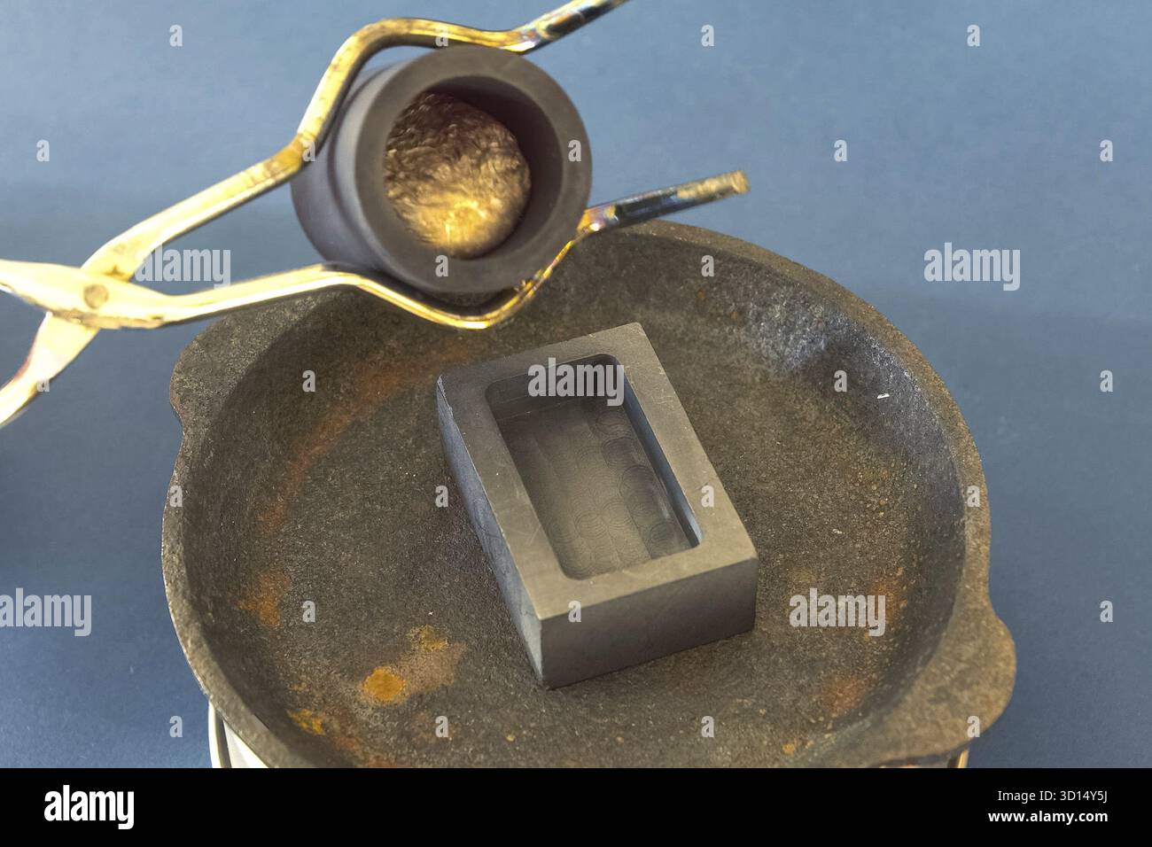 Infusione di alluminio fuso nello stampo Foto Stock