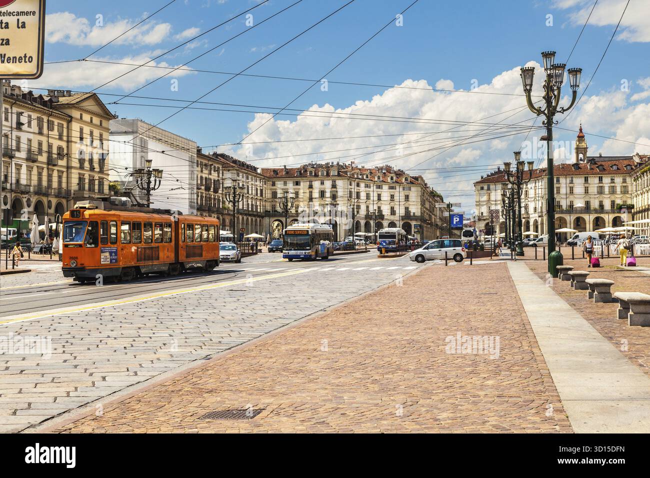 Torino, Italia - 13 luglio 2016: Piazza Vittorio Emanuele II è la piazza più grande del centro di Torino. Italia Foto Stock