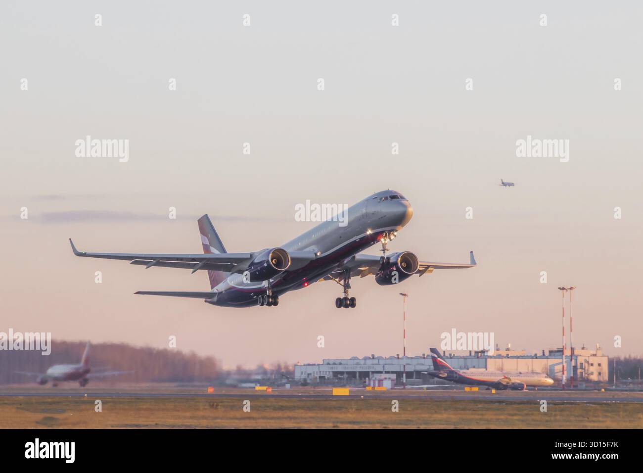 Compagnia aerea Aeroflot. Aereo all'aeroporto. Trasporti pubblici. Trasporto passeggeri. Avvistamento ufficiale d'autunno a Pulkovo 28 novembre 2018, Russia S Foto Stock