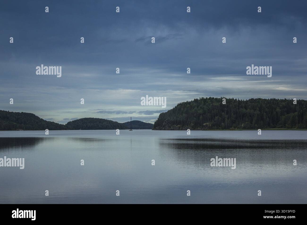 Il lago in Carelia. estate paesaggi naturali in viaggio. A nord della Russia Foto Stock