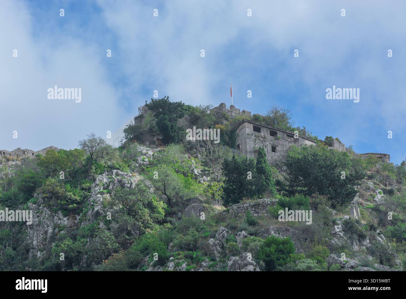 Mura cittadine di Cattaro, fortezza di Cattaro, fortezza di San Giovanni, fortezza di San Giovanni, baia di Cattaro, Montenegro, Europa. Foto Stock