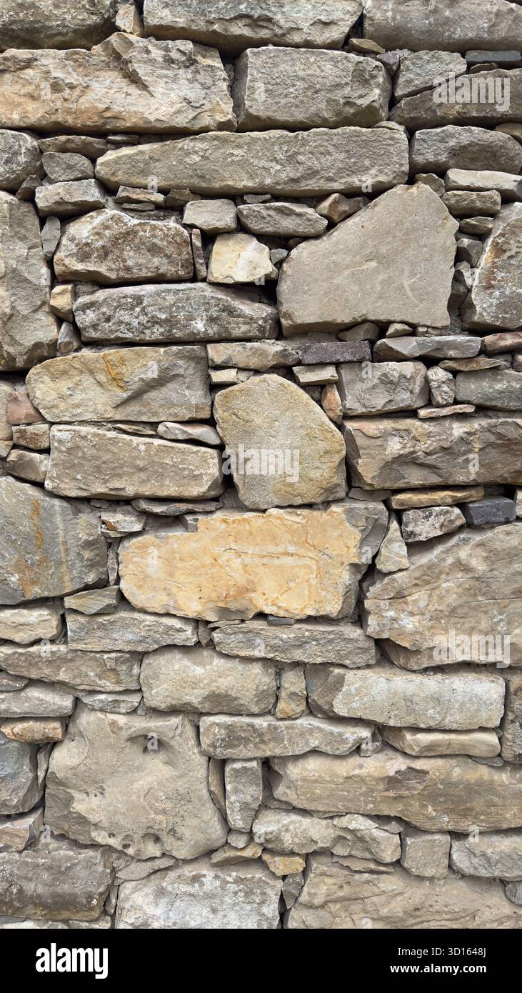 Tradizionale struttura a secco con pietre naturali Foto Stock
