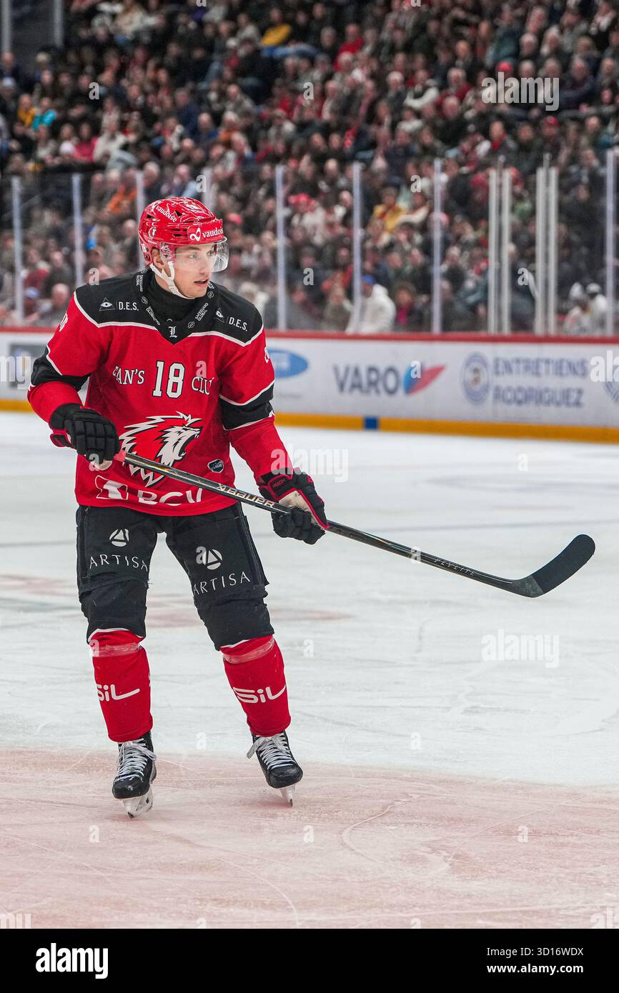 25/10/2025, Losanna, Vaudoise Aréna, NL: Losanna HC - HC Ambri-Piotta, #18 Raphael Prassl (Losanna) Foto Stock