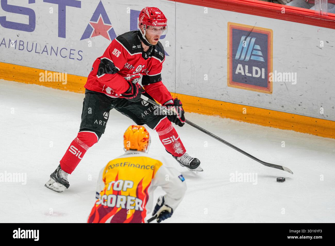25/10/2025, Losanna, Vaudoise Aréna, NL: Losanna HC - HC Ambri-Piotta, #96 Drake Caggiula (Losanna) Foto Stock