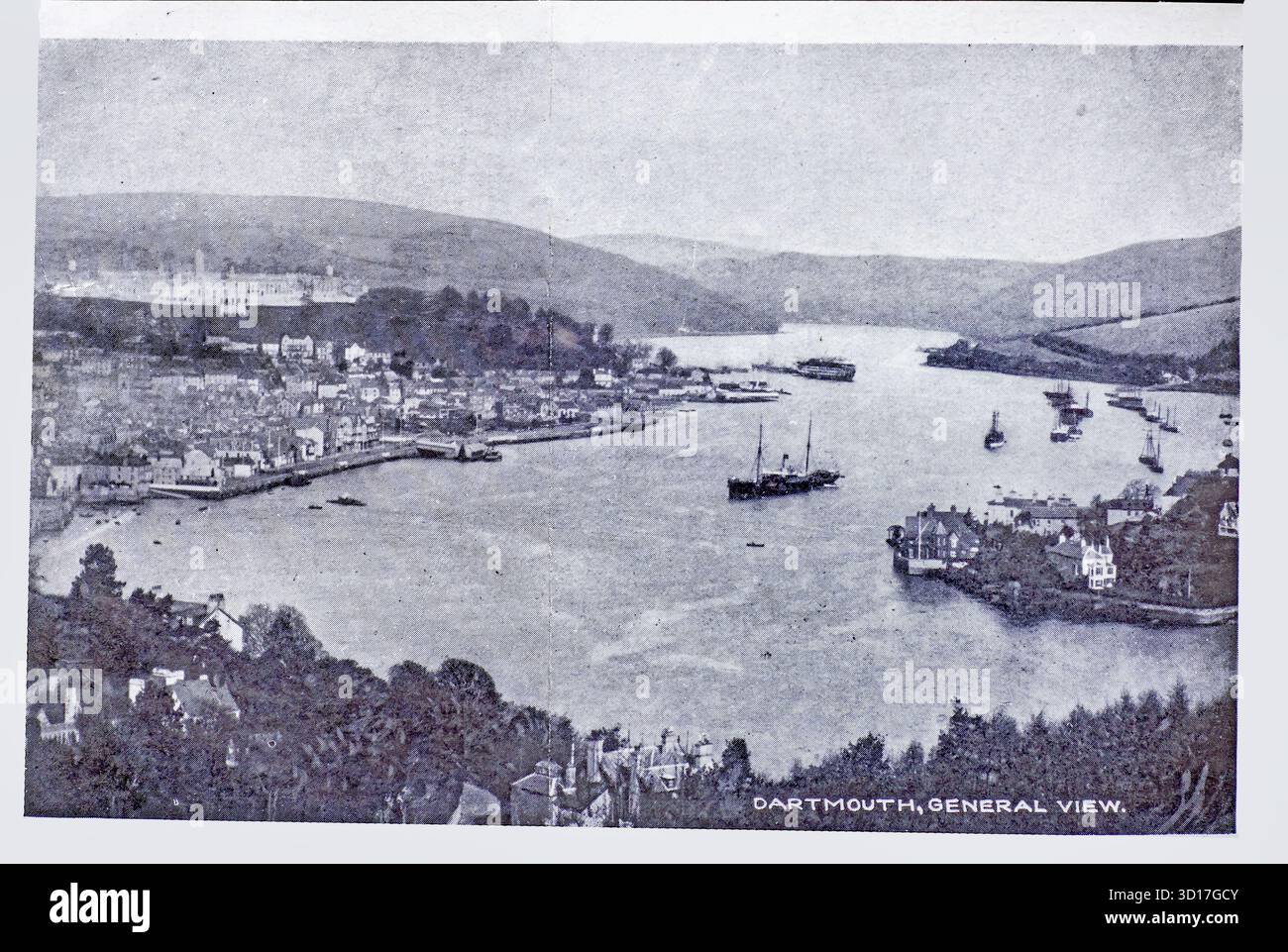 Vista da cartolina dei primi anni del 29 di Dartmouth e del fiume Dart Devon Inghilterra Regno Unito. Foto Stock