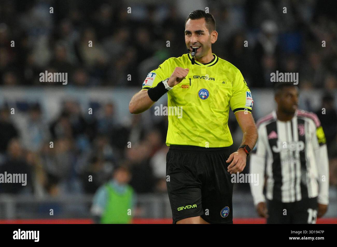 Roma, Italia. 26 ottobre 2025. Andrea Colombo arbitro durante la partita di calcio di serie A Enilive tra SS Lazio e Juventus FC allo stadio Olimpico di Roma, Italia - domenica 26 ottobre 2025. Sport - calcio. (Foto di Fabrizio Corradetti/LaPresse) credito: LaPresse/Alamy Live News Foto Stock