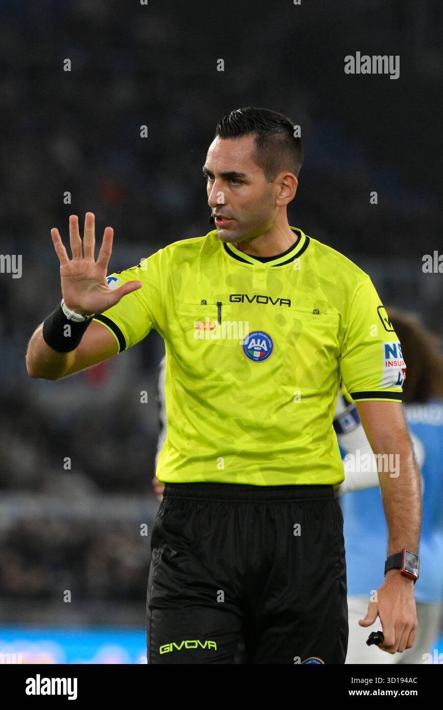 Roma, Italia. 26 ottobre 2025. Andrea Colombo arbitro durante la partita di calcio di serie A Enilive tra SS Lazio e Juventus FC allo stadio Olimpico di Roma, Italia - domenica 26 ottobre 2025. Sport - calcio. (Foto di Fabrizio Corradetti/LaPresse) credito: LaPresse/Alamy Live News Foto Stock