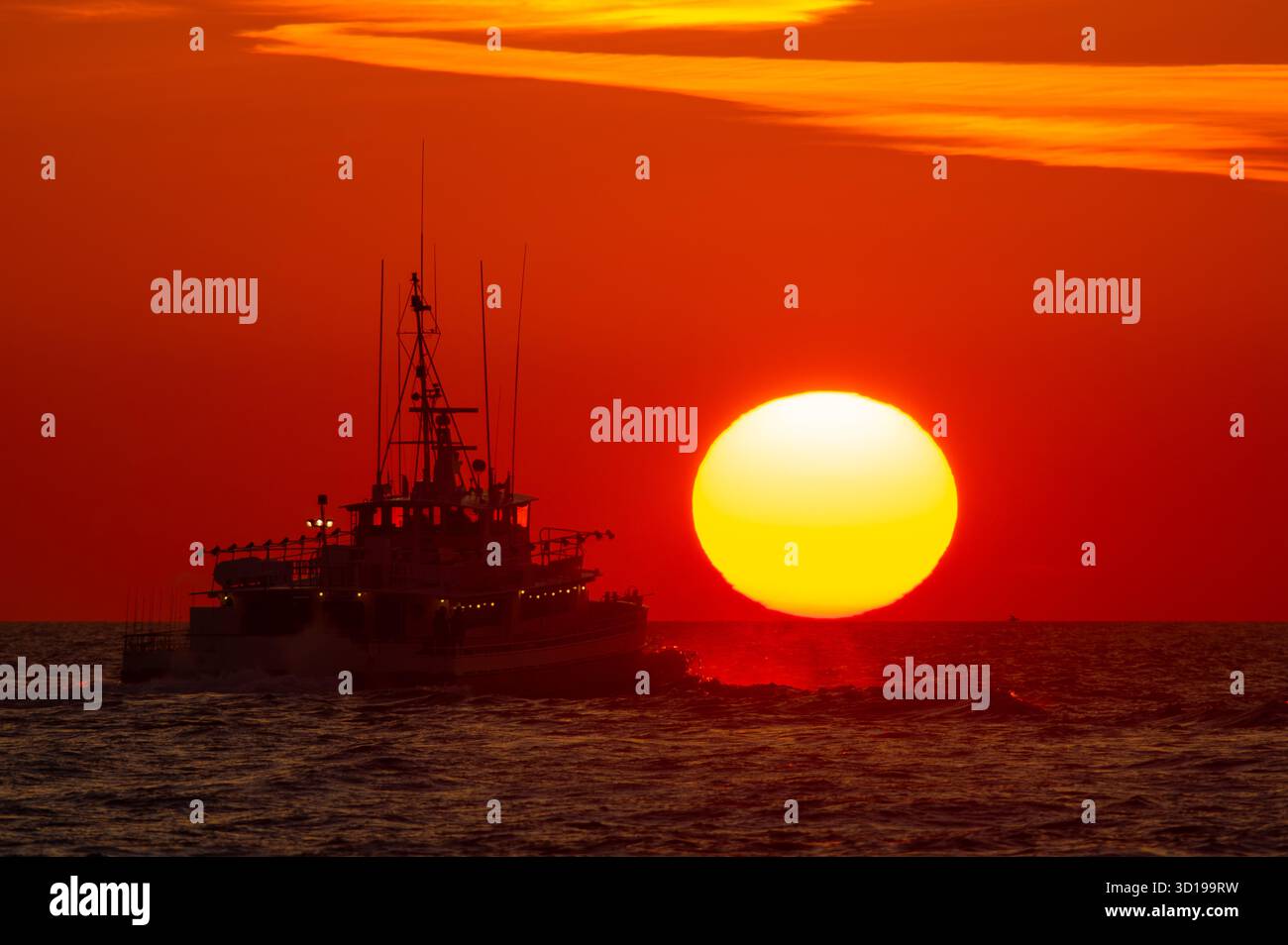 Navigazione verso il Sol Levante Foto Stock